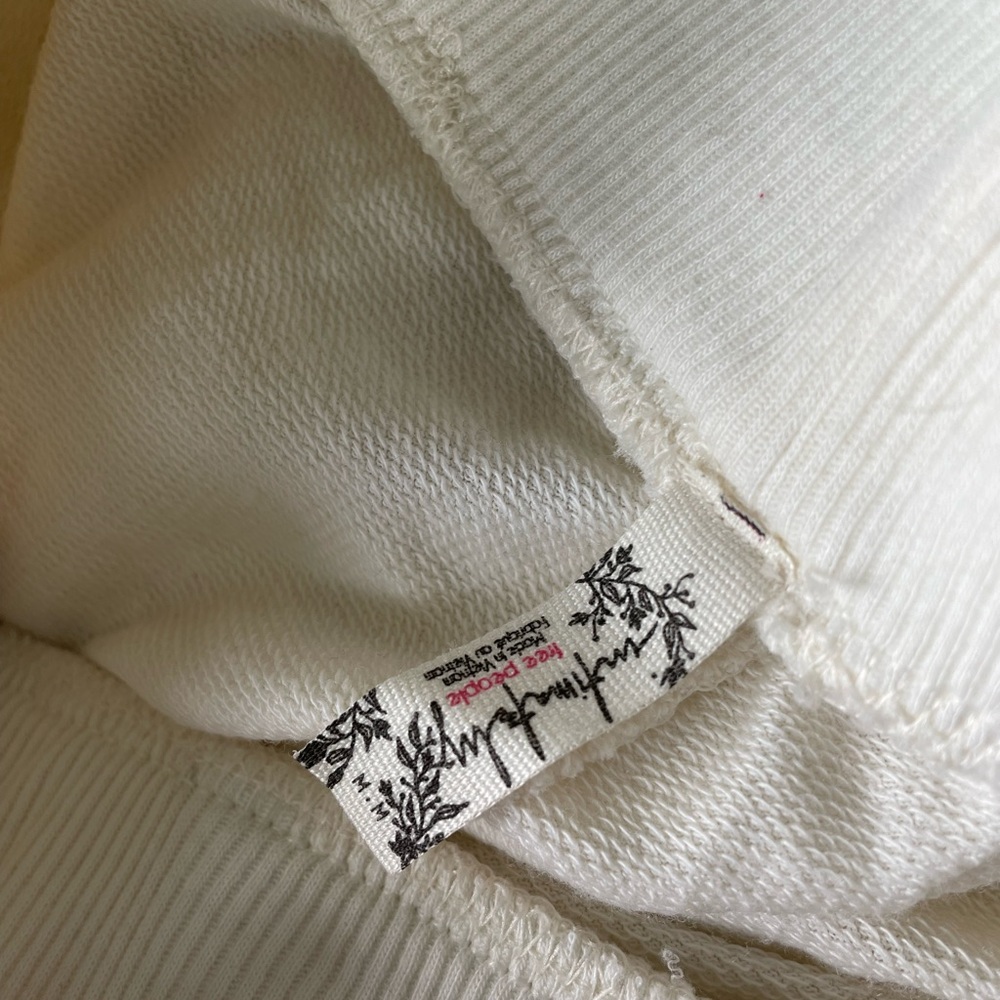“FREE PEOPLE” Cozy Girl Lounge Set - Picture 8 of 10